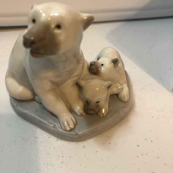 Vintage Lladro #5434 POLAR BEAR WITH BABIES - Picture 1 of 3